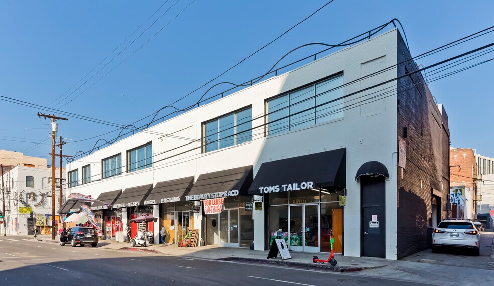 More Photos Of 1048-1050 S Los Angeles St, Los Angeles Storefront Retail Office For Sale