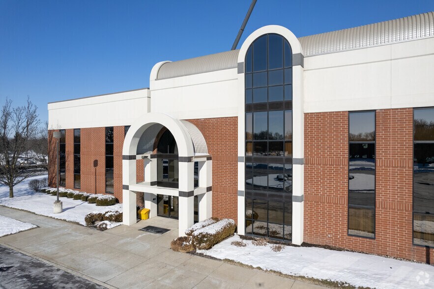 More Photos Of 1740 Indian Wood Cir, Maumee Research And Development For Lease