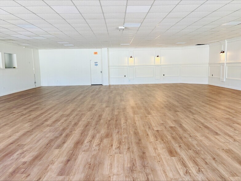 More Photos Of 1410 Highway 9 E, Longs Warehouse For Lease