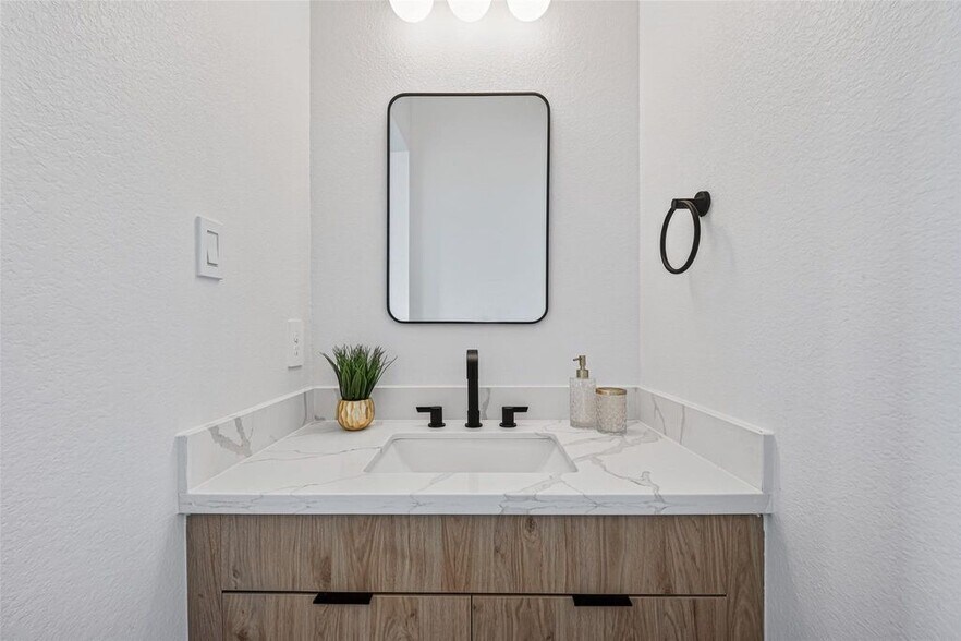 More Photos Of 7840 Nashville Unit A/B Street, Houston Apartments For Sale