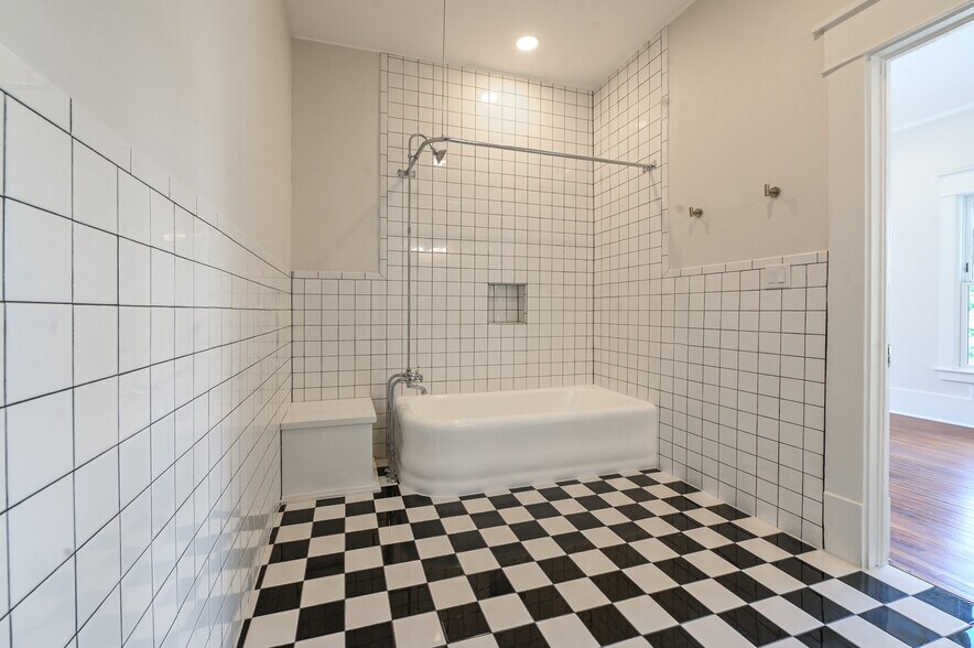 More Photos Of 811 Stuart St, Houston Loft Creative Space For Lease