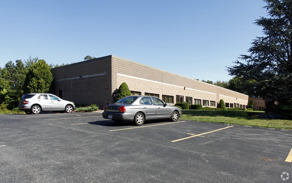 More Photos Of 127 Riverneck Rd, Chelmsford Research And Development For Sale