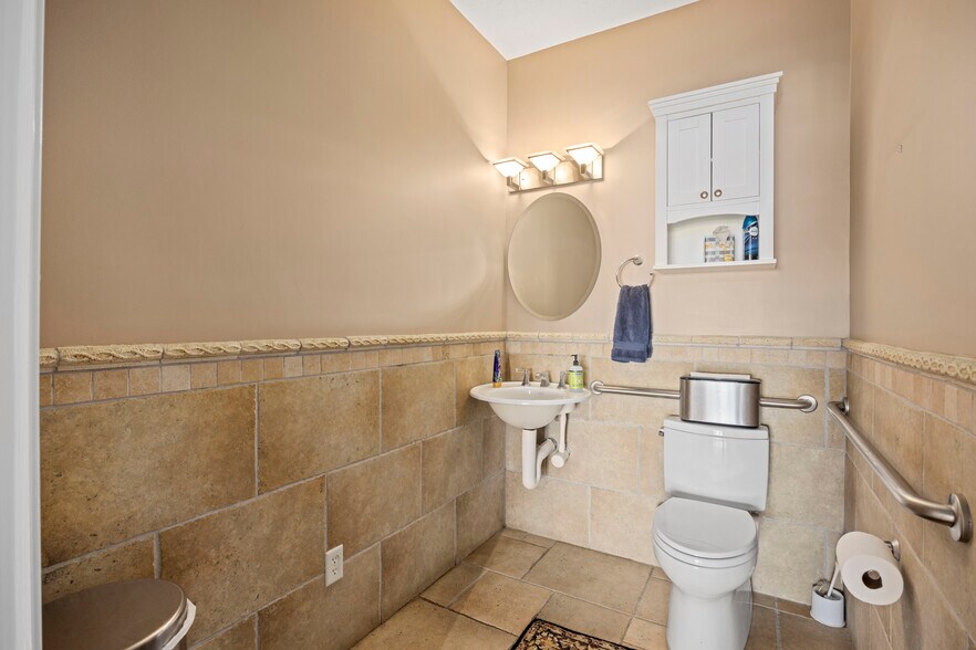 More Photos Of 1930 Deyerle Ave, Harrisonburg Freestanding For Sale