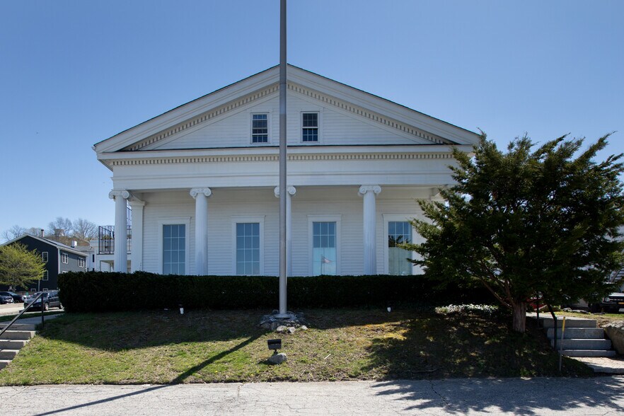 More Photos Of 399 N Main St, Fall River Office Residential For Sale