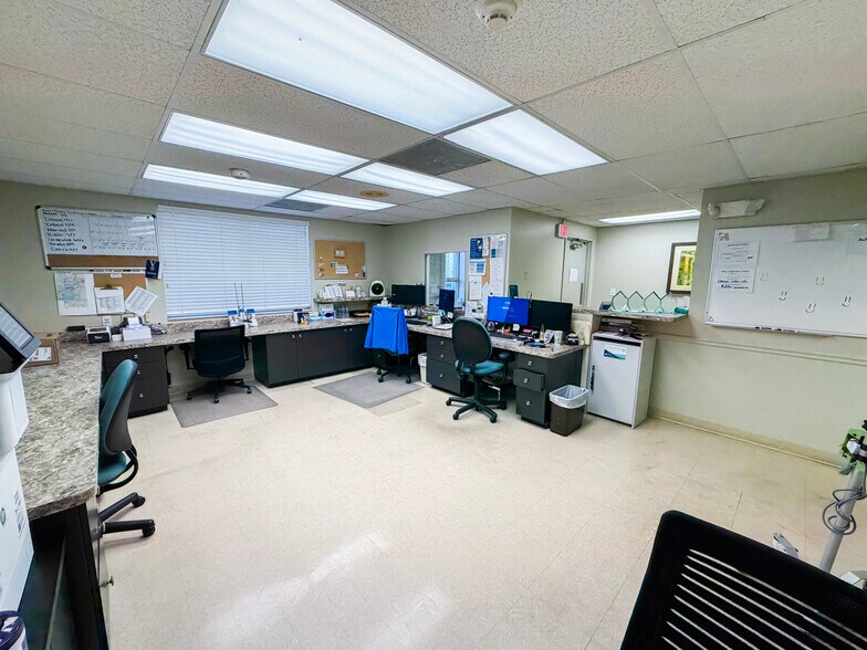 More Photos Of 7550 N Dale Mabry Hwy, Tampa Medical For Sale