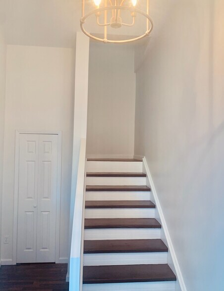 More Photos Of 640 Russell St, Covington Storefront Retail Office For Sale