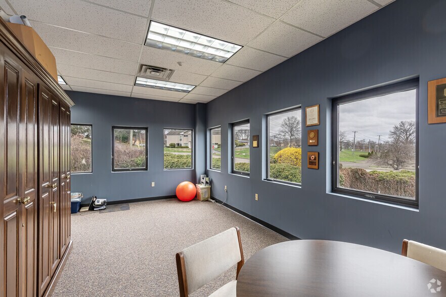 More Photos Of 600 Saw Mill Rd, West Haven Office For Sale