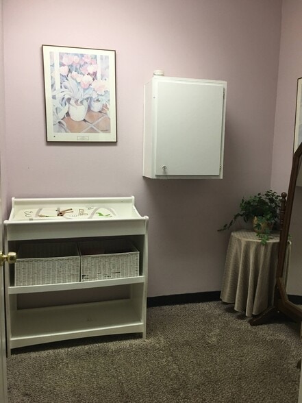 More Photos Of 818-840 Secretary Dr, Arlington Unknown For Lease