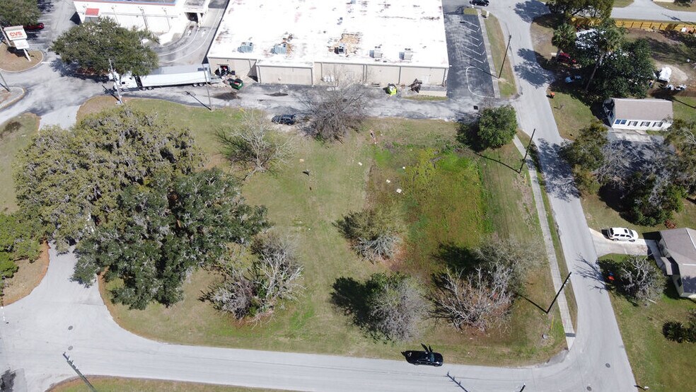 More Photos Of 5810-5840 SE Abshier Blvd, Belleview Storefront For Lease