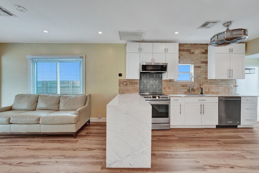 More Photos Of 301 SW 9th St, Fort Lauderdale Apartments For Sale