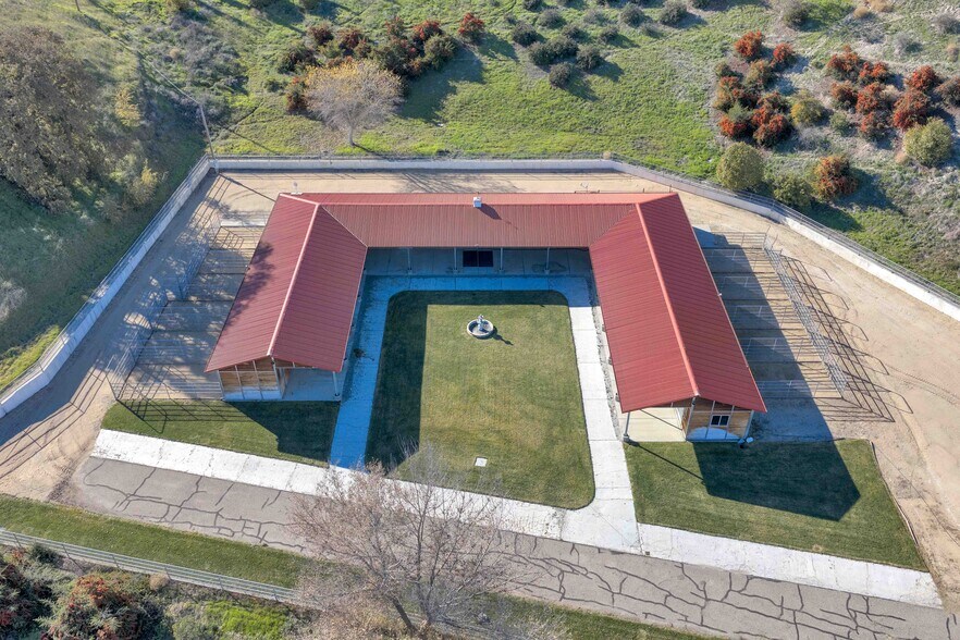 More Photos Of 1990 46, Shandon Land For Sale