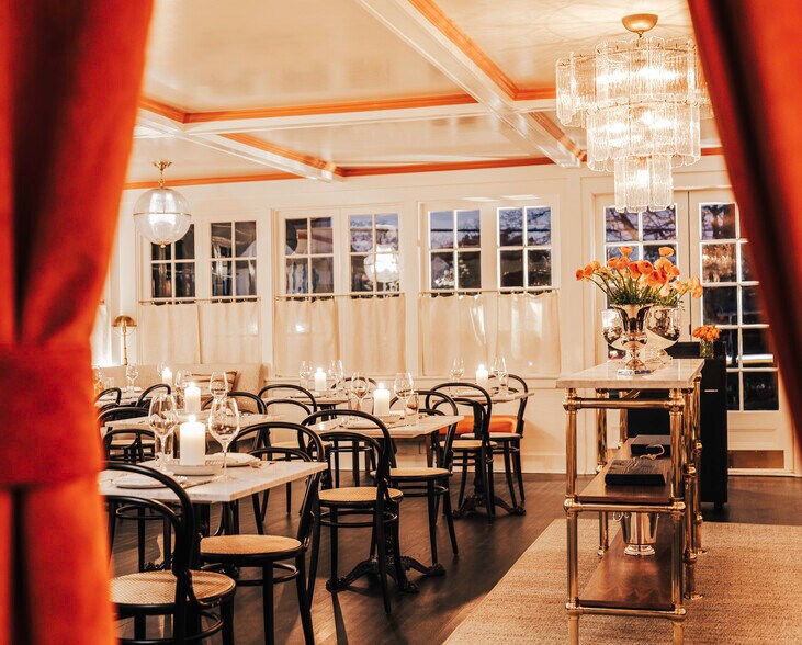 More Photos Of 210 Hampton Rd, Southampton Restaurant For Sale