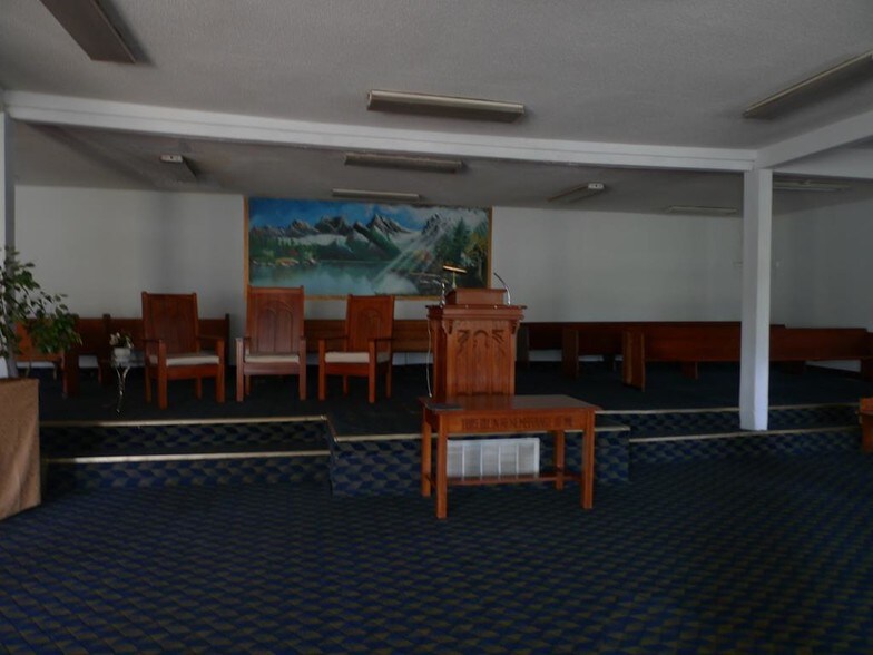 More Photos Of 7024 North Rd, North Religious Facility For Sale