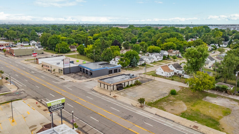 More Photos Of 21511 Van Dyke Ave, Warren Bank For Sale