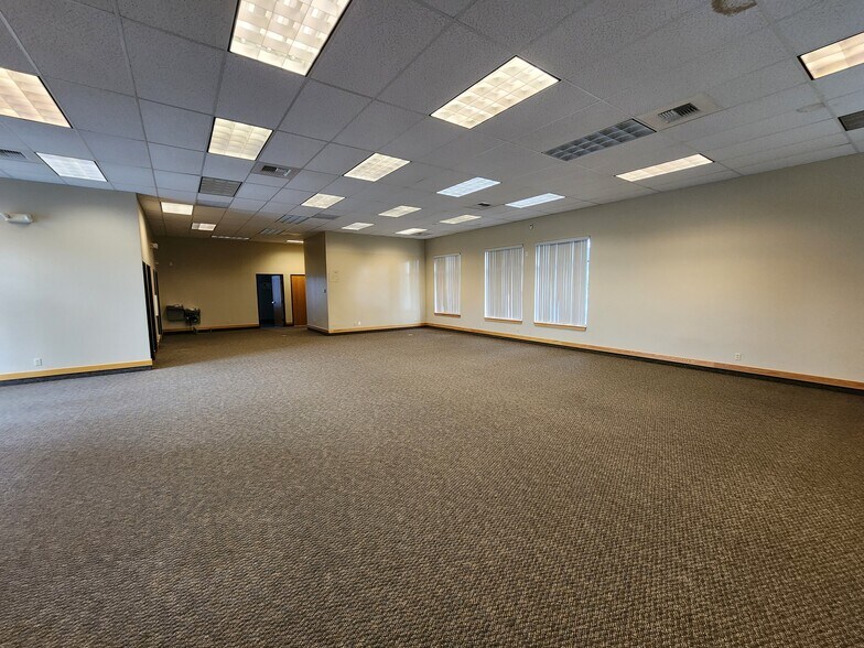 More Photos Of 22408 E Appleway Ave, Liberty Lake Bank For Lease