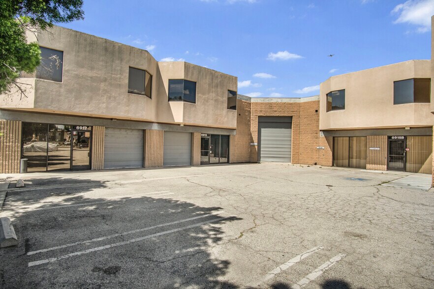 More Photos Of 6915-6921 Woodley Ave, Van Nuys Warehouse For Sale