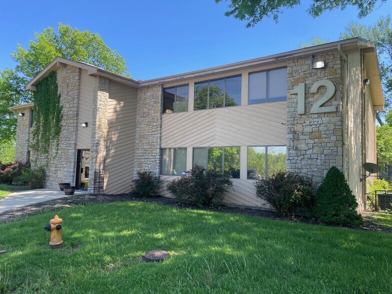 More Photos Of 4228 S Hocker Dr, Independence Office For Sale