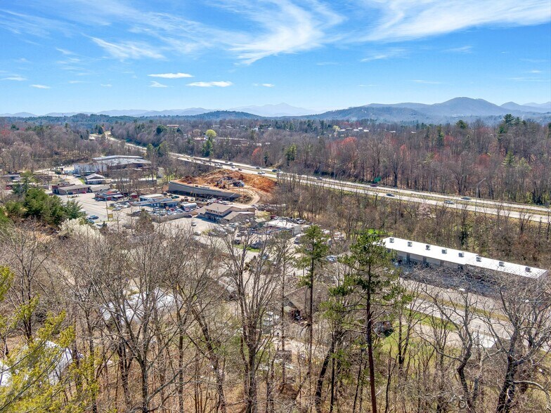 More Photos Of 103 Weaverville Rd, Woodfin Convenience Store For Sale