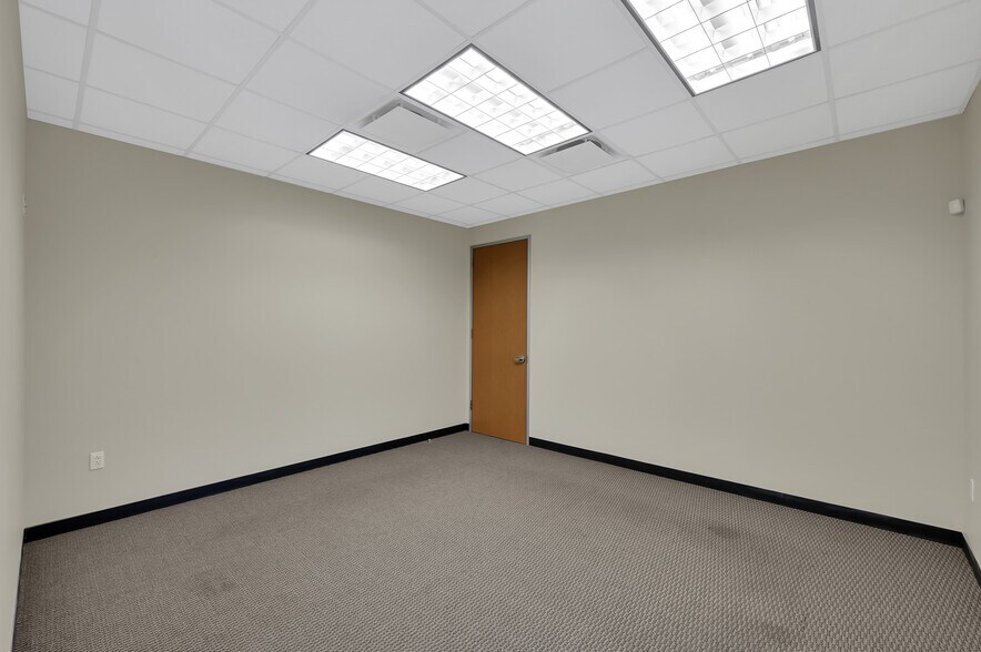 More Photos Of 1125 Cypress Station Dr, Houston Medical For Sale