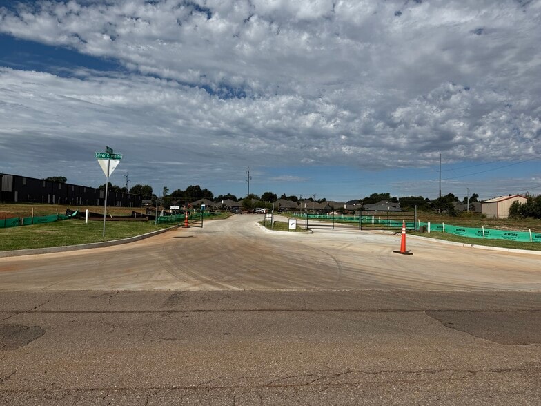 More Photos Of 7716 NW 81st Cir, Oklahoma City Warehouse For Sale