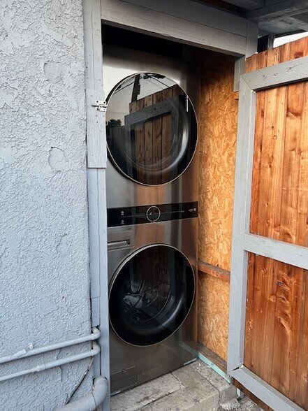 More Photos Of 504 S Harbor Blvd, Fullerton Freestanding For Sale