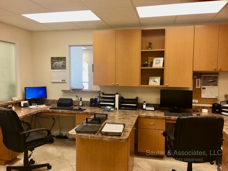 More Photos Of 7000 54th Ave N, Saint Petersburg Storefront Retail Office For Lease