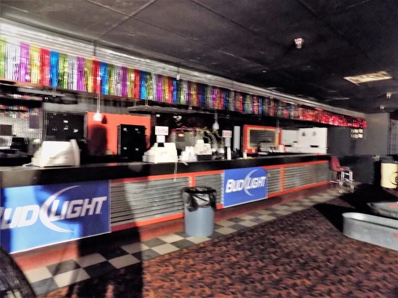 More Photos Of 2403 N Cornell St, Lubbock Bar For Sale