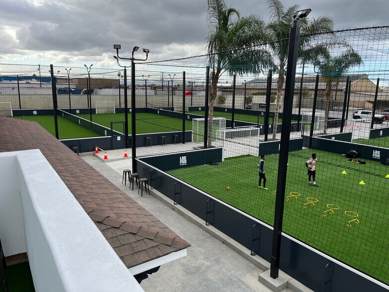 More Photos Of 14000 Halldale Ave, Gardena Industrial For Sale