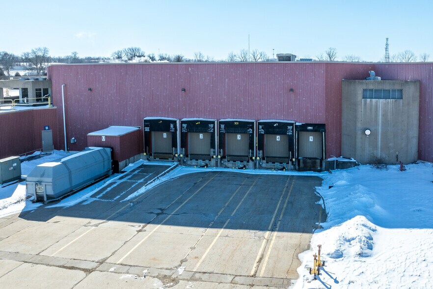 More Photos Of 2510 N Dodge St, Iowa City Office For Lease