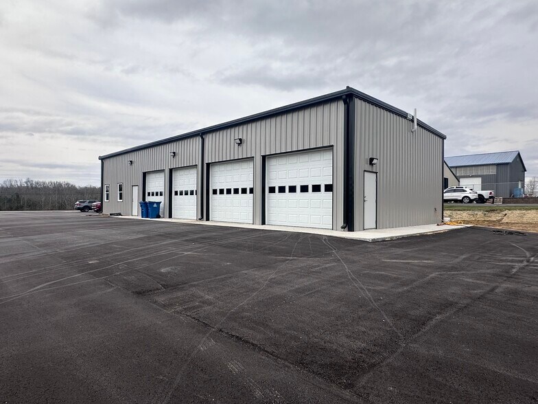 More Photos Of 2243 Commerce Pky, La Grange Auto Repair For Sale