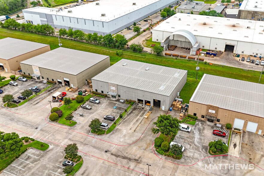 More Photos Of 5609 Campbell Rd, Houston Warehouse For Lease