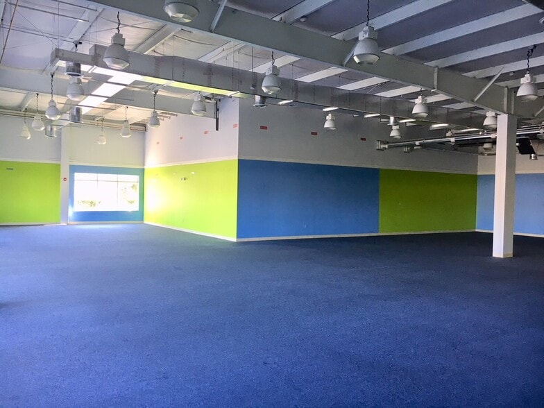 More Photos Of 5101 Okeechobee Rd, Fort Pierce Storefront Retail Office For Lease