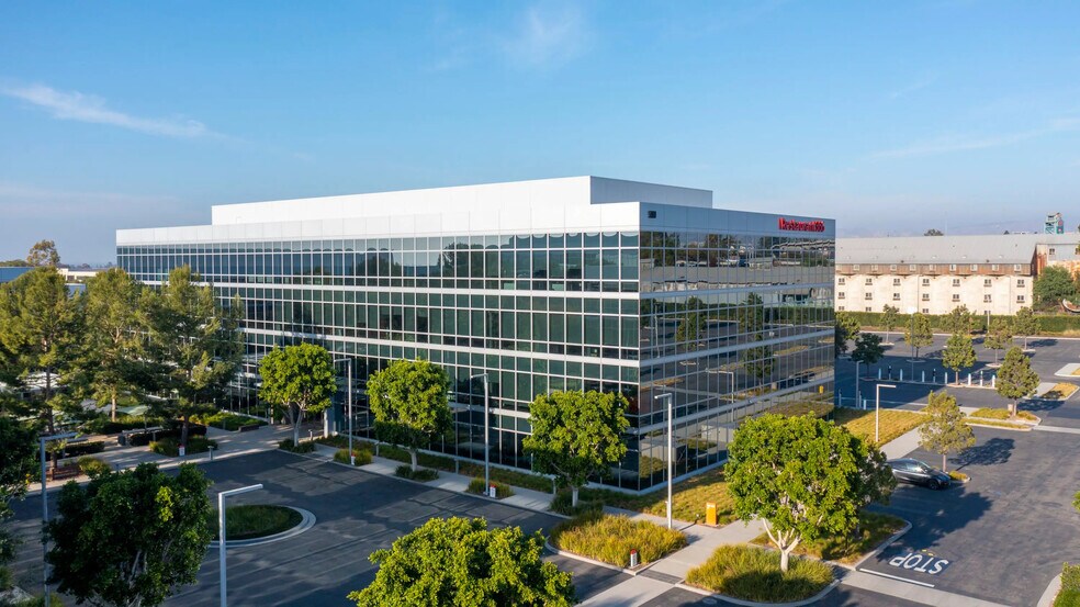 More Photos Of 46 Discovery, Irvine Unknown For Lease