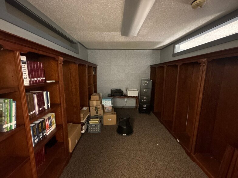 More Photos Of 220 Beaver Rd, Munford Sports And Entertainment For Sale