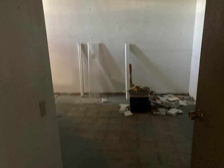 More Photos Of 8230 E Broadway Blvd, Tucson Medical For Sale