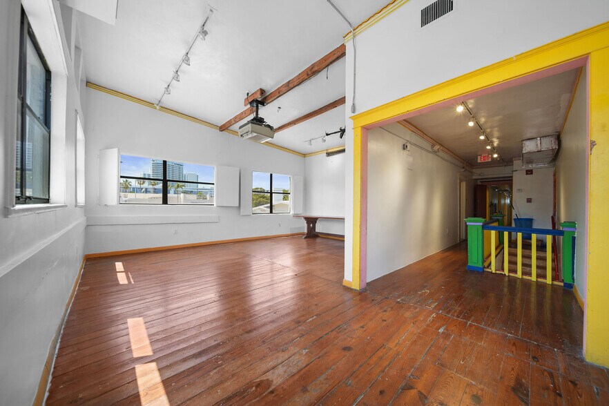 More Photos Of 819 5th St, Miami Beach Freestanding For Sale