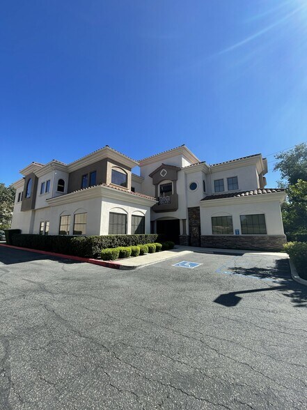 More Photos Of 175 E Wilbur Rd, Thousand Oaks Office For Sale