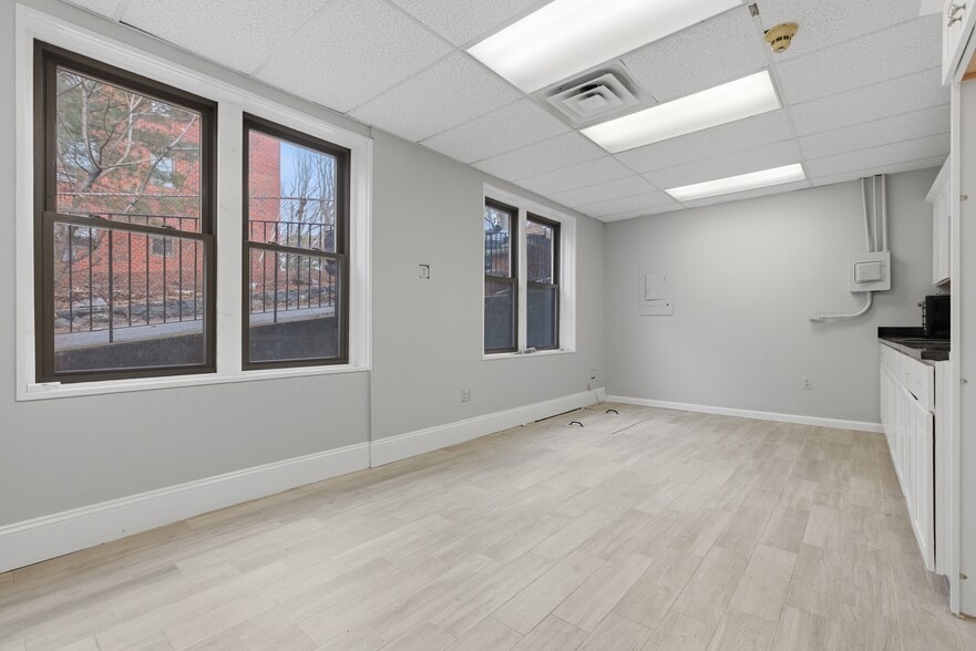 More Photos Of 174 Green St, Melrose Office For Sale