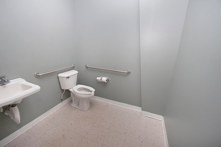 More Photos Of 2715 Buford Hwy, Duluth Storefront Retail Office For Sale