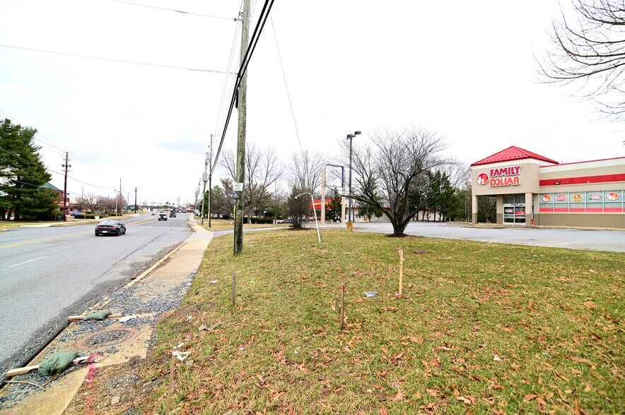 More Photos Of 8934 Woodyard Rd, Clinton Freestanding For Sale