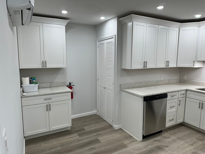 More Photos Of 3103 Veeder Ave, Toms River Office Residential For Sale
