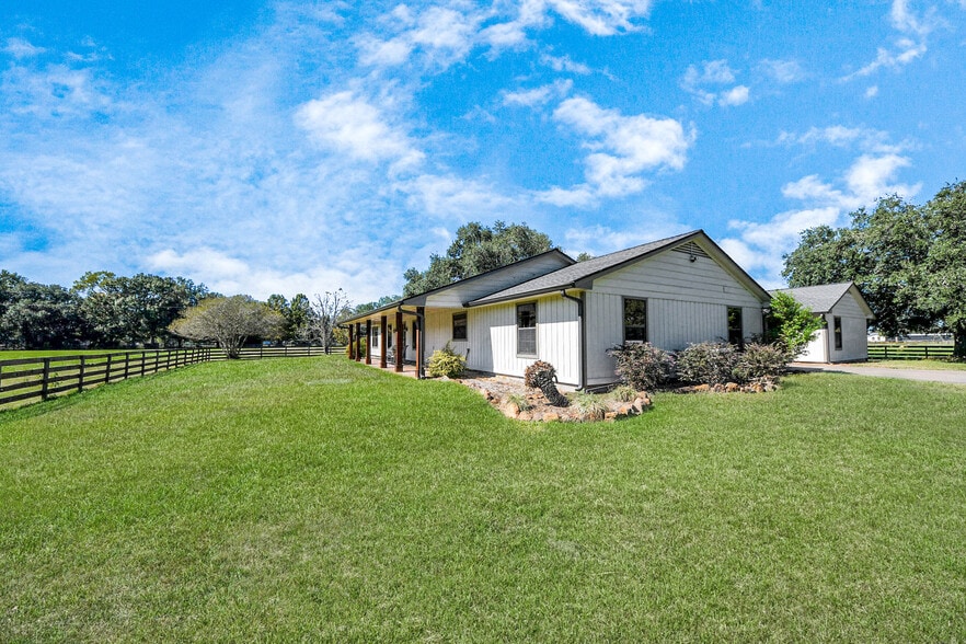 More Photos Of 16076 Highway 105, Cleveland Land For Sale