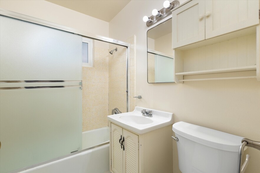 More Photos Of 2219 Oak St, Paso Robles Multifamily For Sale