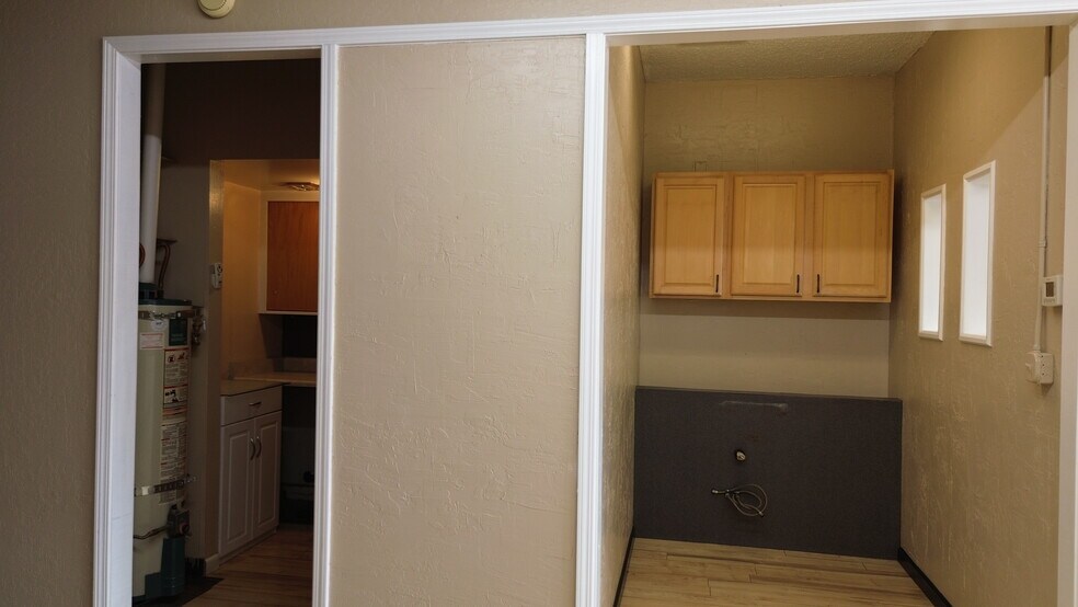 More Photos Of 2358-2368 Lincoln St, Oroville Office For Lease