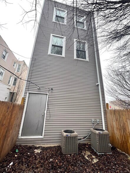 More Photos Of 5534 Woodland Ave, Philadelphia Apartments For Lease