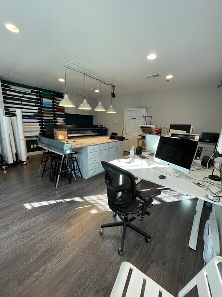 More Photos Of 3380 Trickum Rd, Woodstock Office Residential For Sale