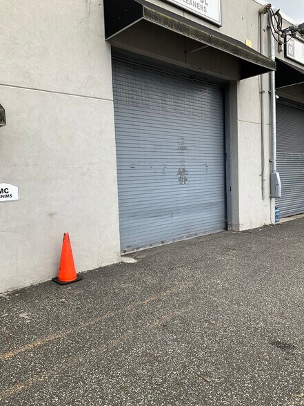 More Photos Of 59-71 Oak St, Hackensack Light Manufacturing For Lease