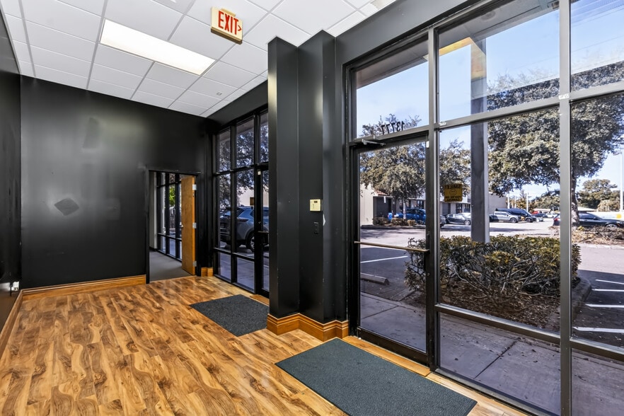 More Photos Of 13775-13777 N Nebraska Ave, Tampa Office For Sale