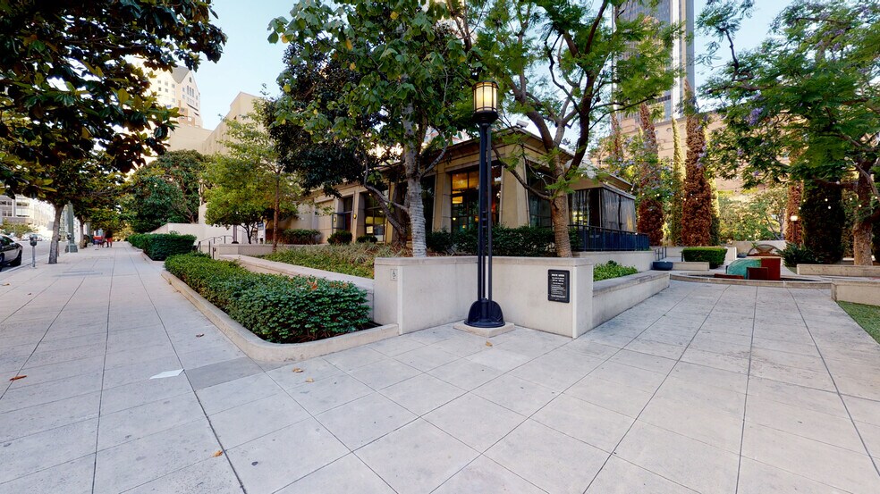 More Photos Of 700 W 5th St, Los Angeles Storefront For Lease