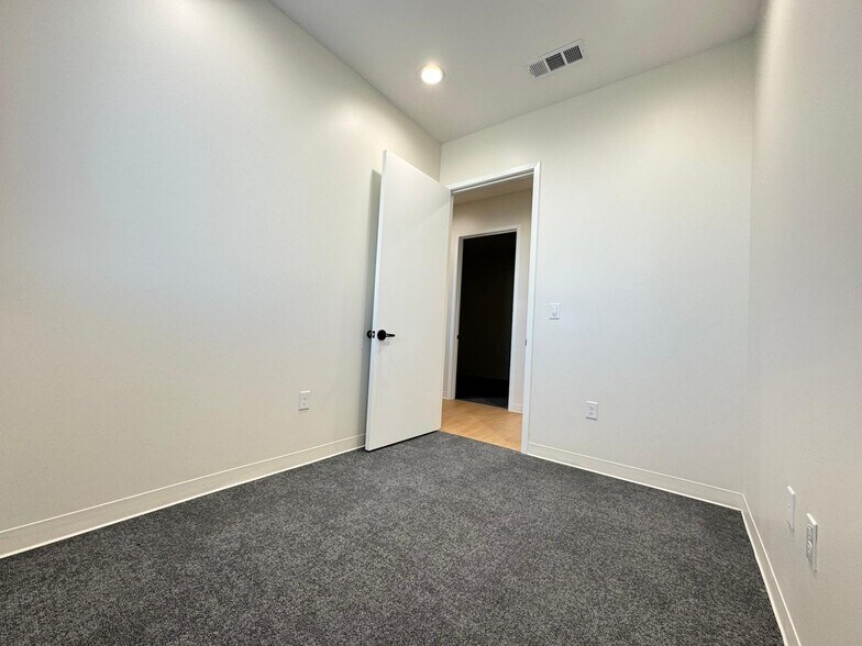 More Photos Of 1400 N Coit Rd, McKinney Unknown For Lease